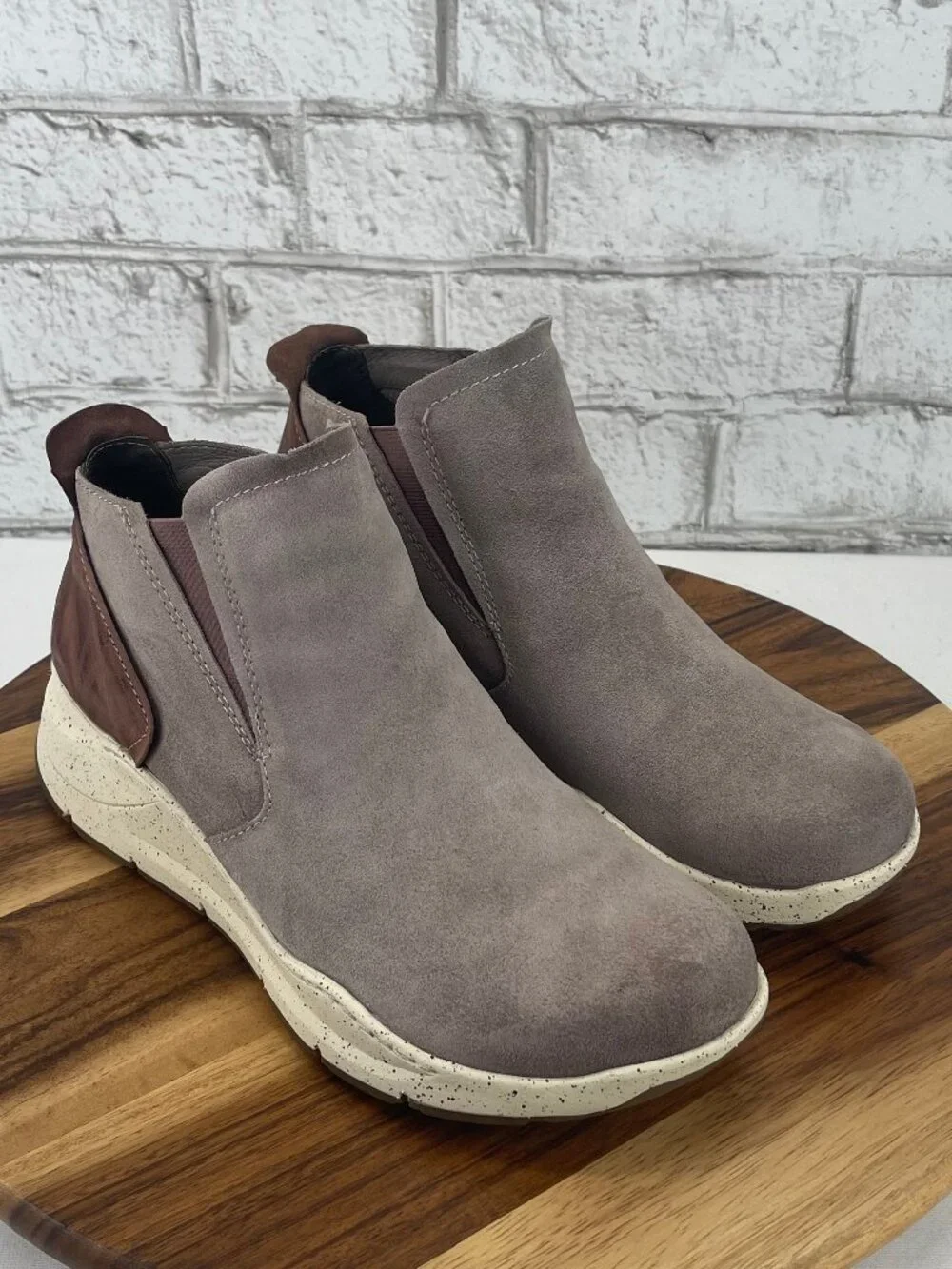 Bionica Womens 10 All Weather Oana Suede Slip Resistant Wedge Pull On Ankle Boot